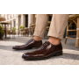 Pantofi barbati maro croco lac cu sireturi si finisaj lucios elegant